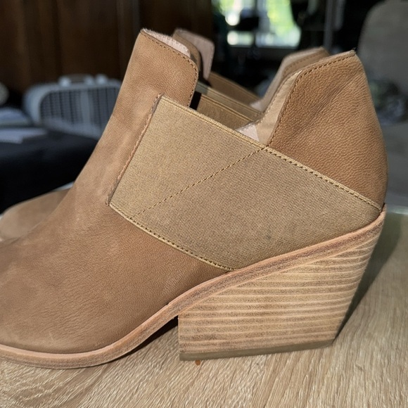 Eileen Fisher boots Even Tumbled Nubuck Ankle Booties Tan 9 stacked heel so cozy - Picture 2 of 4
